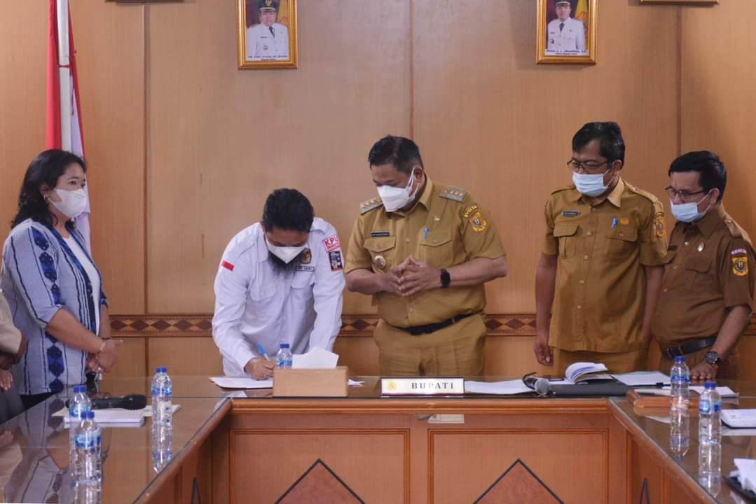Bupati Eddy Berutu Hibahkan Tanah Untuk Pembangunan Kantor KPU Dairi di Sidikalang