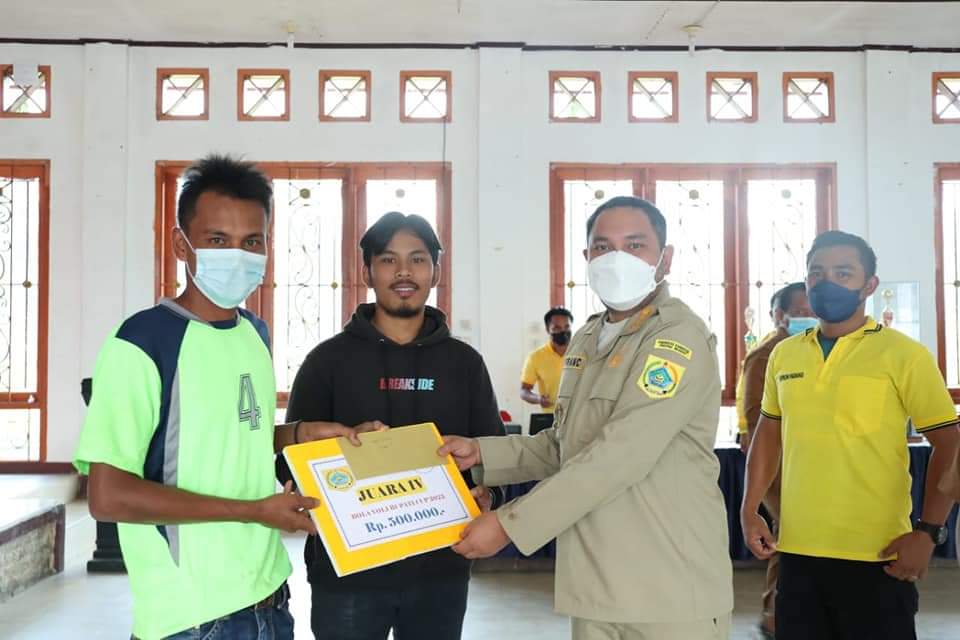 Franc Bernhard Tumanggor Resmi Tutup Turnamen Voli Bupati Cup, Tanjung Meriah Juara Satu