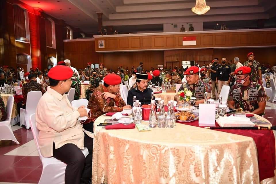 Kepala Staf Angkatan Darat (Kasad) Jenderal TNI Dudung Abdurachman, S.E., M.M., memimpin acara syukuran memperingati Hari Ulang Tahun (HUT) ke-70 Komando Pasukan Khusus di Gedung Balai Komando Makopassus Cijantung, Jakarta Timur, Sabtu (16/4/2022).