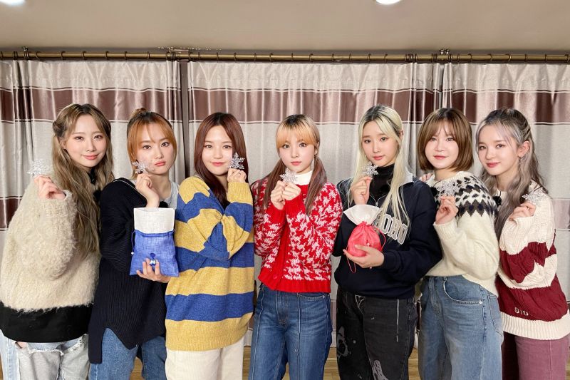 Grup idola K-pop HOT ISSUE dibubarkan kurang dari setahun sejak debut mereka, demikian diungkap agensi S2 Entertainment pada Jumat (22/4/2022)