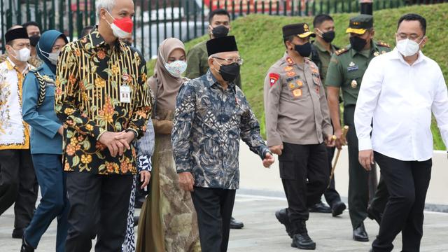 Wakil Presiden (Wapres) Ma'ruf Amin pagi meninjau langsung area-area di Taman Wisata Candi (TWC) Borobudur sejauh 1,5 KM, Jumat (22/4). Ma'ruf ingin penataan Borobudur bisa mengungkit ekonomi masyarakat.