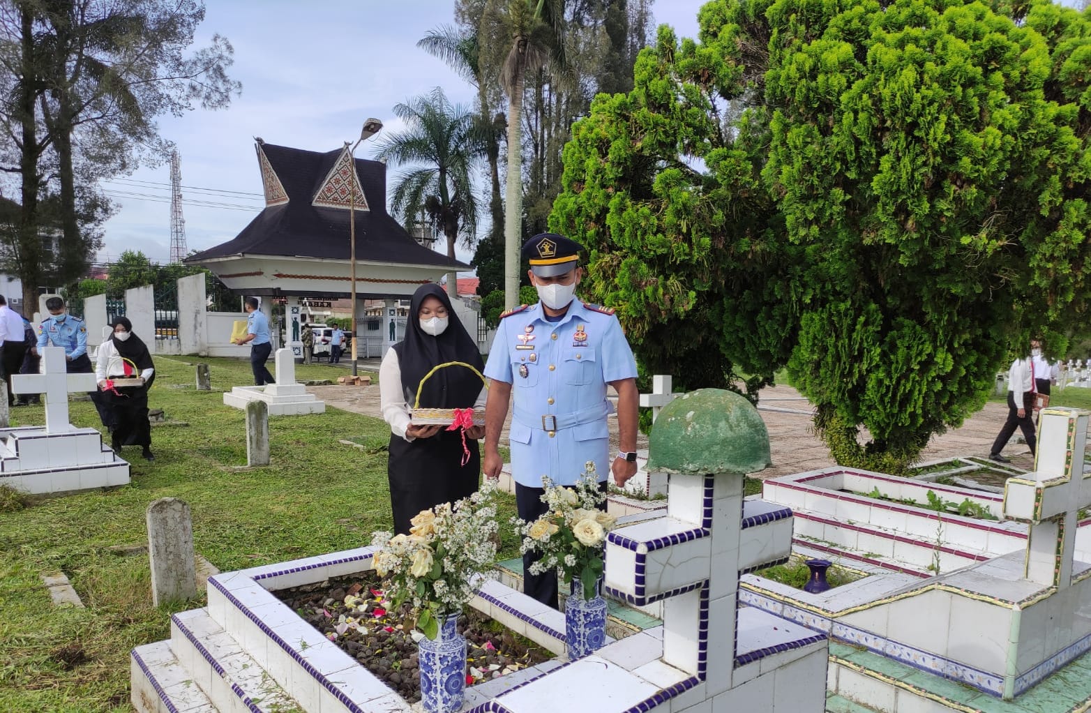 Peringati HBP ke-58, Rutan Kabanjahe Gelar Ziarah dan Tabur Bunga di Makam Pahlawan hingga Aksi Bakti Sosial