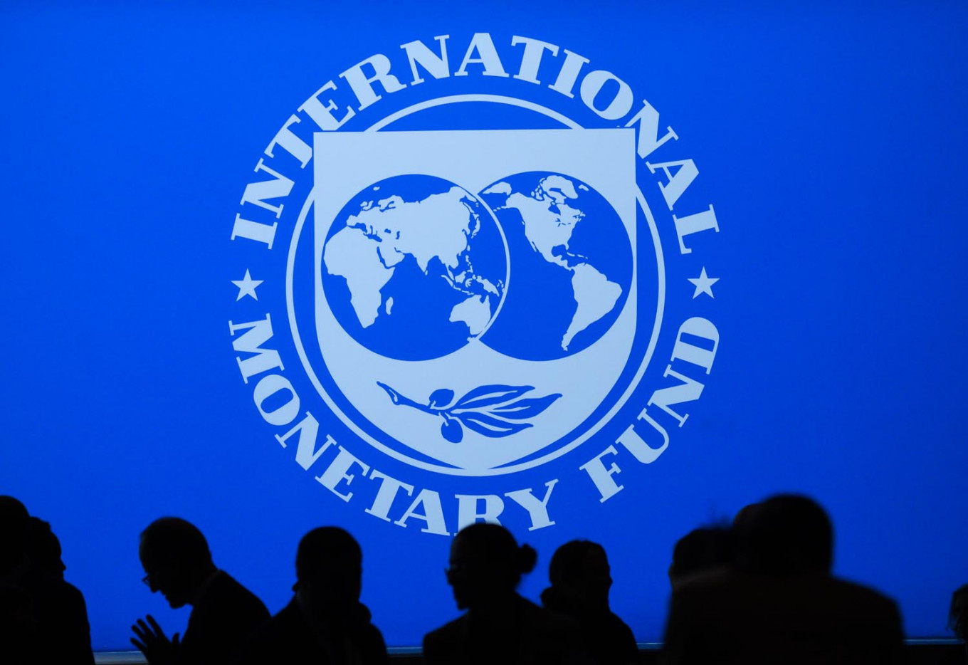 Managing Director International Monetary Fund (IMF) Kristalina Georgieva mengatakan saat ini dunia menghadapi krisis ganda, yaitu pandemi Covid-19 dan invasi Rusia.