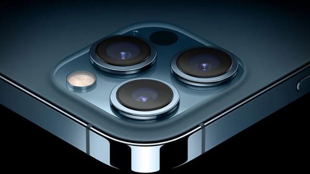 Apple Bakal Pasang Sensor Kamera Periskop di iPhone 15