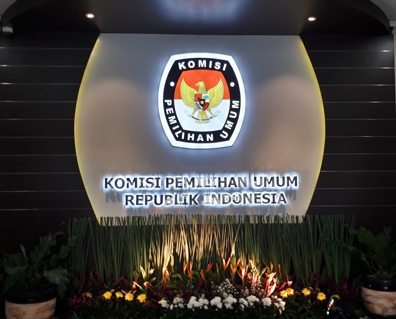 Presiden Joko Widodo (Jokowi) dijadwalkan akan melantik calon anggota KPU dan Bawaslu terpilih pada 12 April mendatang.