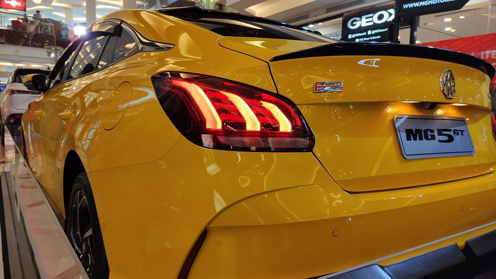 Sedan sporti MG 5 GT akhirnya resmi dijual di Indonesia, harga enggak sampai Rp 500 juta.