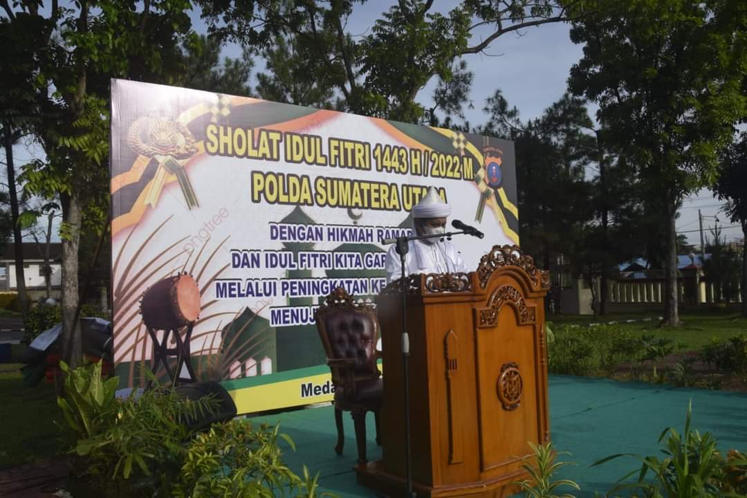 Kepolisian Daerah Sumatera Utara menggelar Salat Idul Fitri 1443 H bertempat di Lapangan KS Tubun Mapolda Sumut, Jalan Sisingamangaraja, Senin (2/5/2022).