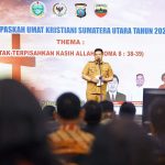 Wali Kota Medan Bobby Nasution menghadiri perayaan paskah umat kristiani Sumut tahun 2022 yang digelar di GBI Rumah Persembahan, di jalan Jamin Ginting, Kecamatan Medan Tuntungan, Selasa (10/5/2022).