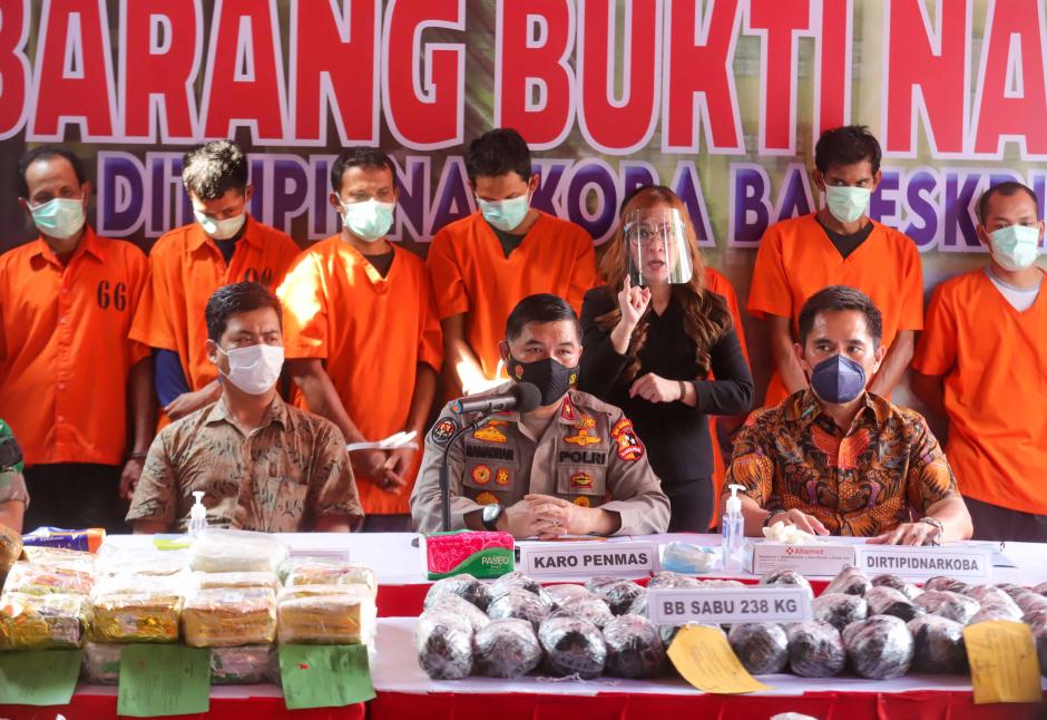 Polri Musnahkan 238 Kg Sabu hingga 121 Kg Ganja Kasus Jaringan Aceh dan Riau