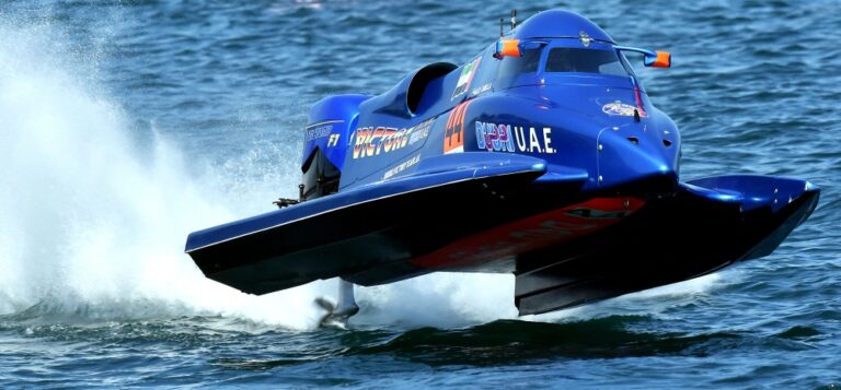 f1 powerboat spesifikasi