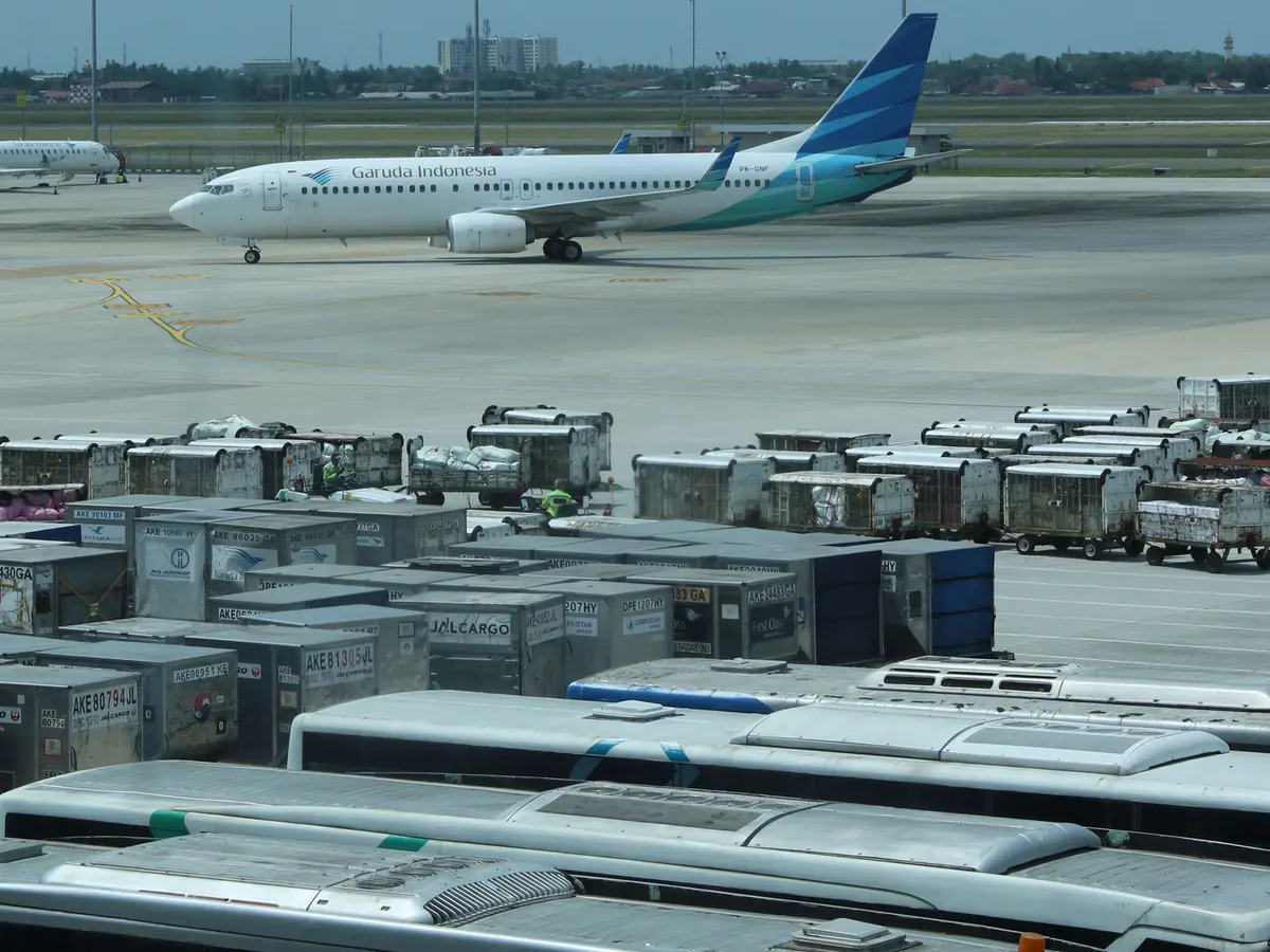 033417400_1637147623-20211117-garuda-tutup-97-rute-penerbangan-Selama-Proses-restrukturisasi-ANGGA-7