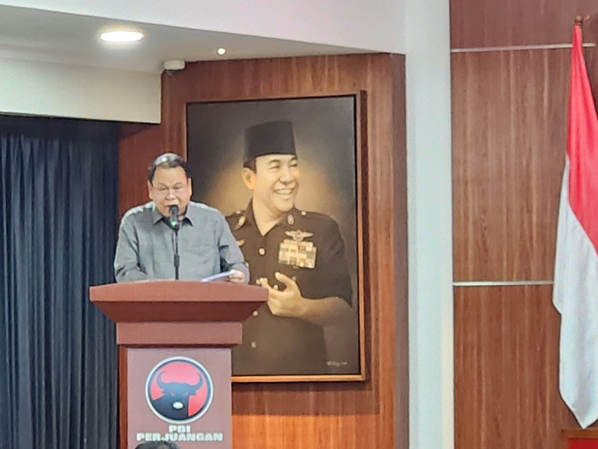 hakim-mahkamah-konstitusi-mk-arief-hidayat-berpidato-di-semi-kb2x