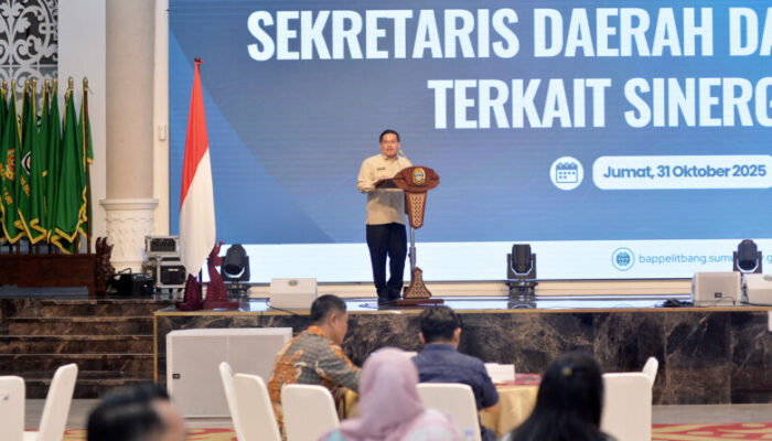 Sekda-pimpin-Rapat-Diseminasi-Bappelitbang-1-780x470