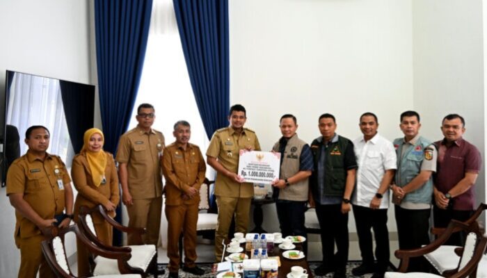 GUBSU-TERIMA-KUNJUNGAN-WALIKOTA-PEKAN-BARU-09-780x470