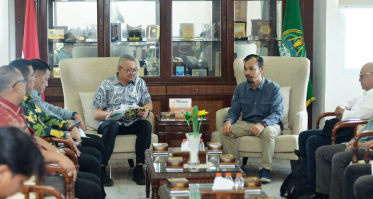 Pj-Sekda-terima-Ditjen-Kementerian-ESDM-1-780x470