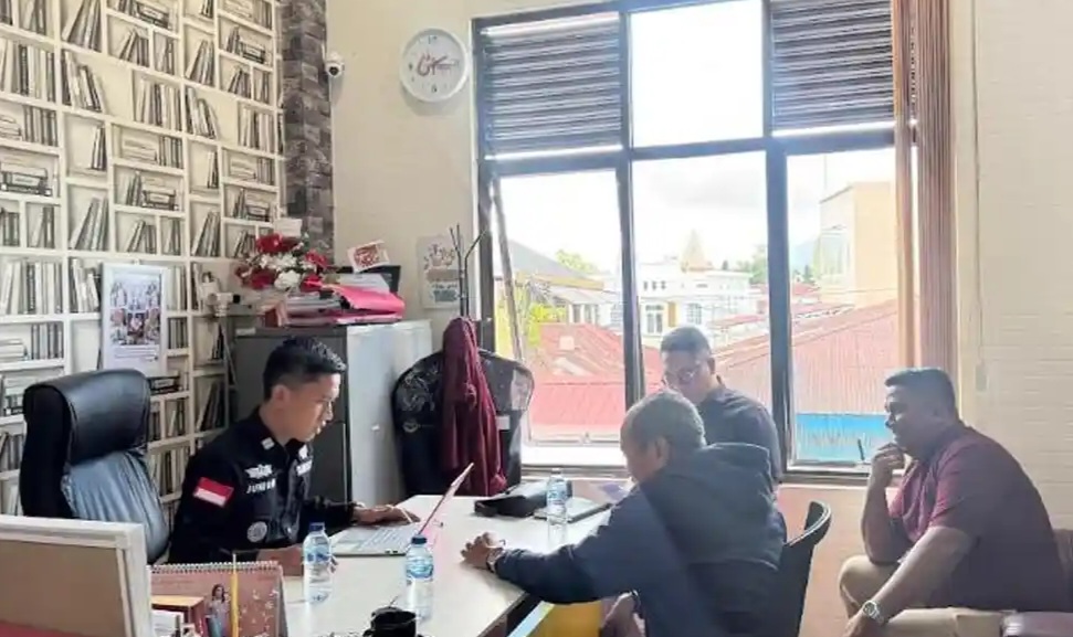 Tim-penyidik-Kejari-Karo-menetapkan-mantan-kepala-BPHL_1